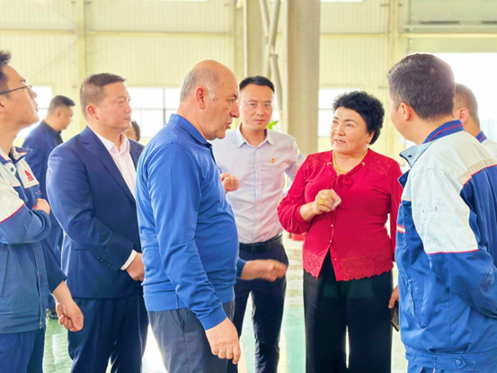乌兹别克斯坦建设部特别代表高级工程师阿卜杜瓦希德·达达穆哈梅多夫一行赴重庆东方雨虹考察调研