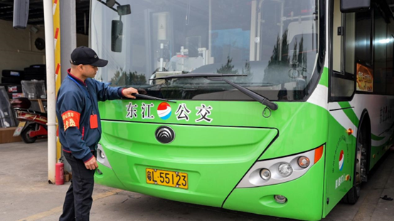 批量破90万公里行驶纪录！中国新能源公交车再迎重大里程碑