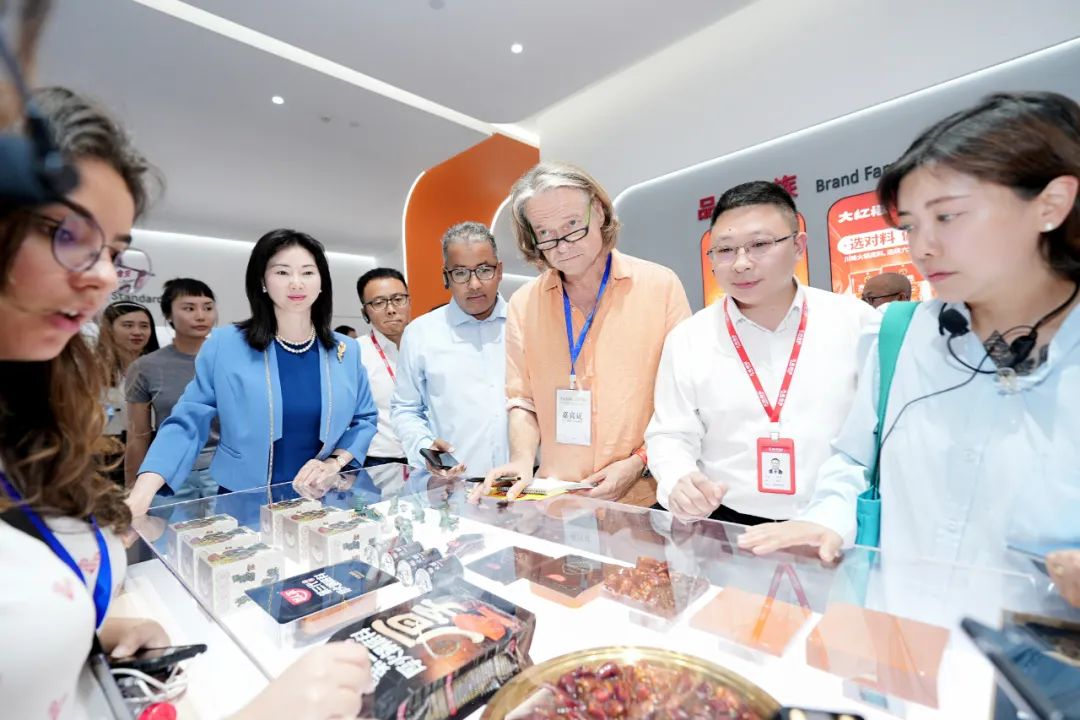 国际媒体汇聚天味食品，探寻美味生活“智”造密码