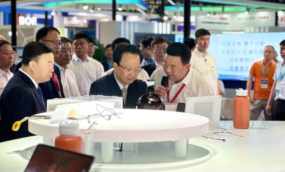 奥来德精彩亮相2024长春国际光电博览会，轩景泉董事长出席开幕式并致辞