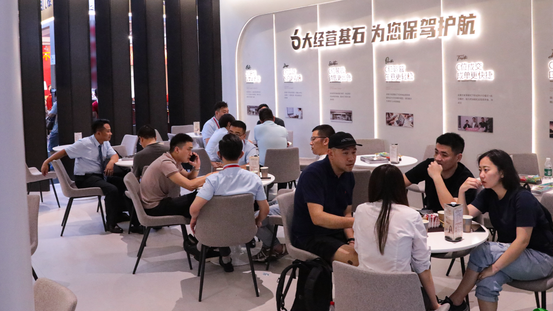 欧派家居盛装亮相中国建博会（广州）， 以全维赋能盛启创富新篇