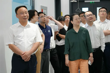 东方雨虹与三一集团签署战略合作协议