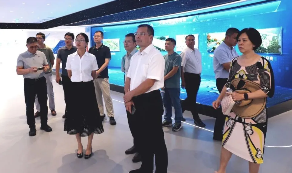 南宁市住建局党组书记、局长宁世朝带队赴天源环保考察交流