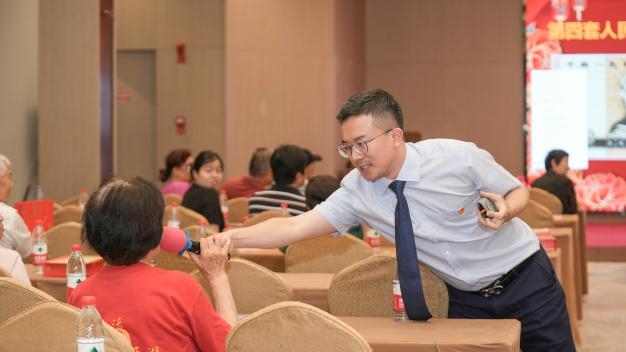 用心守护“银发一族”，浦发银行敬老爱老在行动