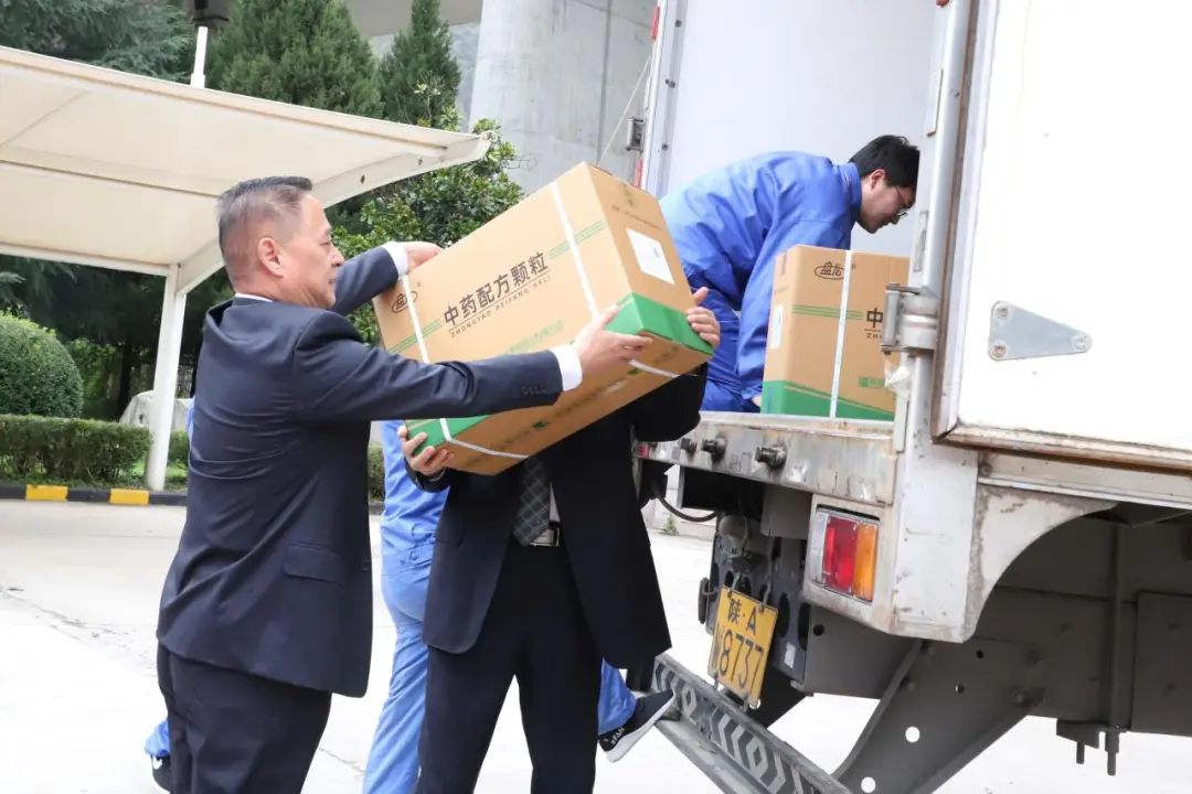 启幕盘龙新篇 共鉴中药配方颗粒首次发货之荣耀时刻！
