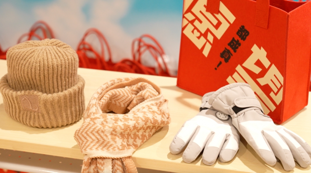 哈尔滨启动感恩游客行动：为新年首架抵哈游客送上零下18℃的“温暖”