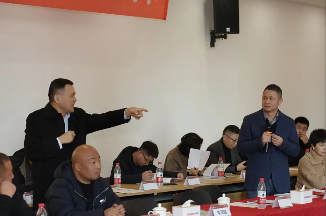 东方雨虹董事长李卫国在云南出席合伙人新年座谈会