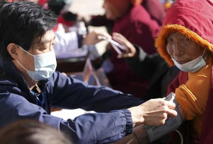步长制药爱心医藏十八年，“同心•共铸中国心”2025阿坝行大型公益活动启幕