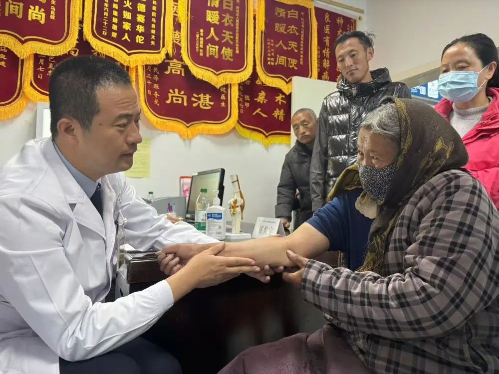 步长制药爱心医藏十八年，“同心•共铸中国心”2025阿坝行大型公益活动启幕