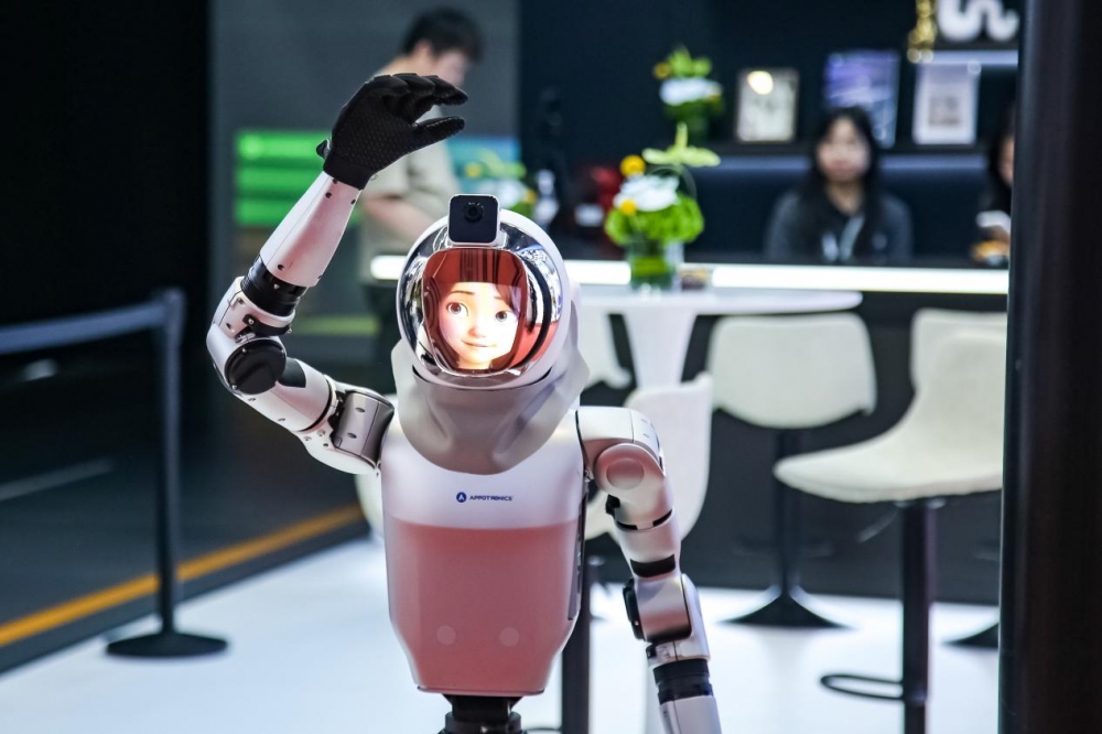 光峰科技将携“机器人之脸”参展2025全球人工智能终端展