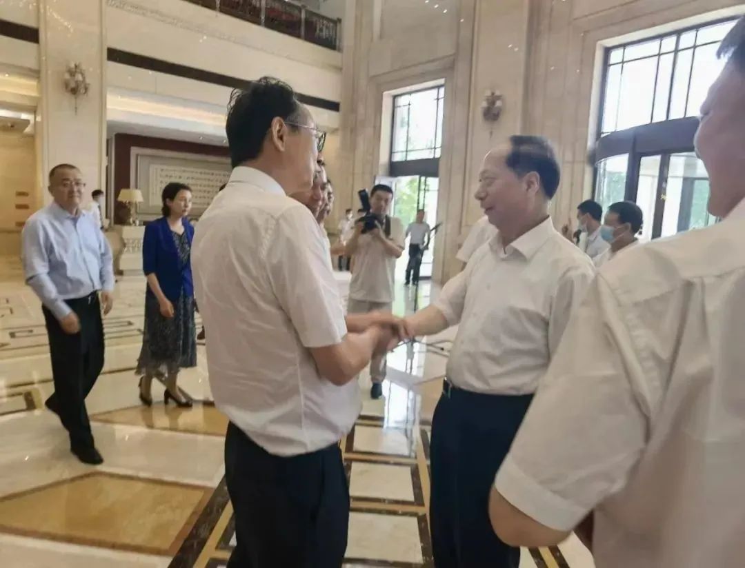【央视新闻】步长制药持续十八年全程资助的“同心•共铸中国心”项目启动