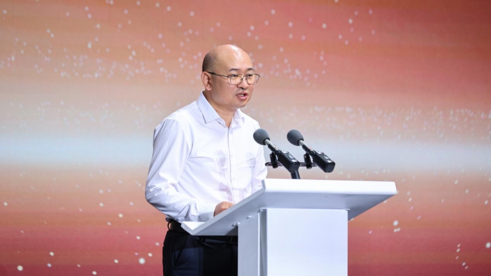 尊界S800批量投产，江淮华为共谱中国汽车工业新篇章