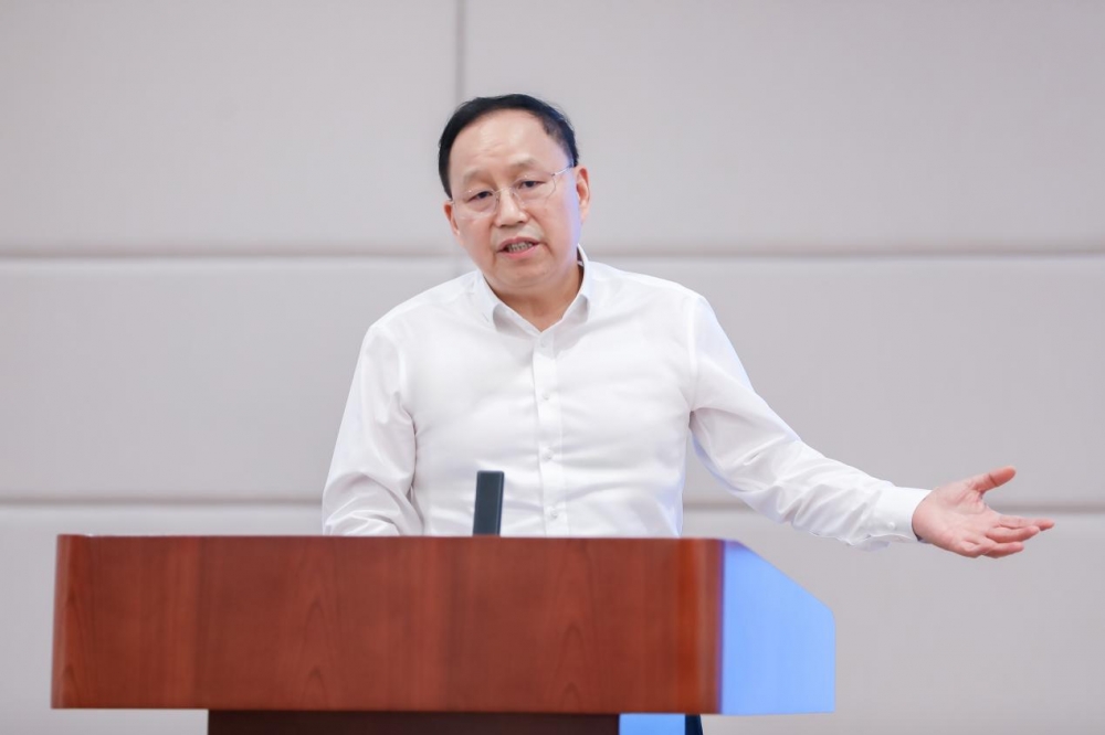 新汽车致敬新教育 问界M9福耀科技大学交车仪式圆满举行