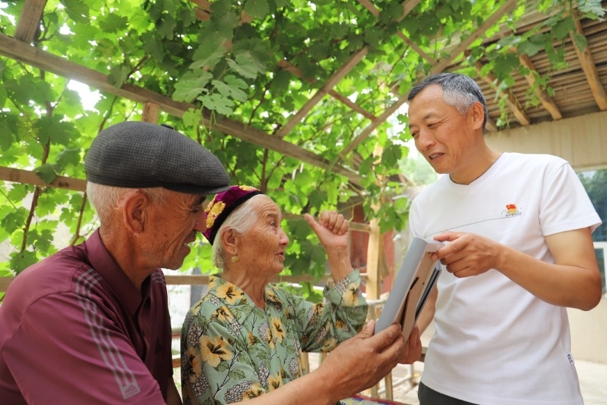 中国人寿：头雁领航服务天山南北 金融“活水”浇灌丝路繁华