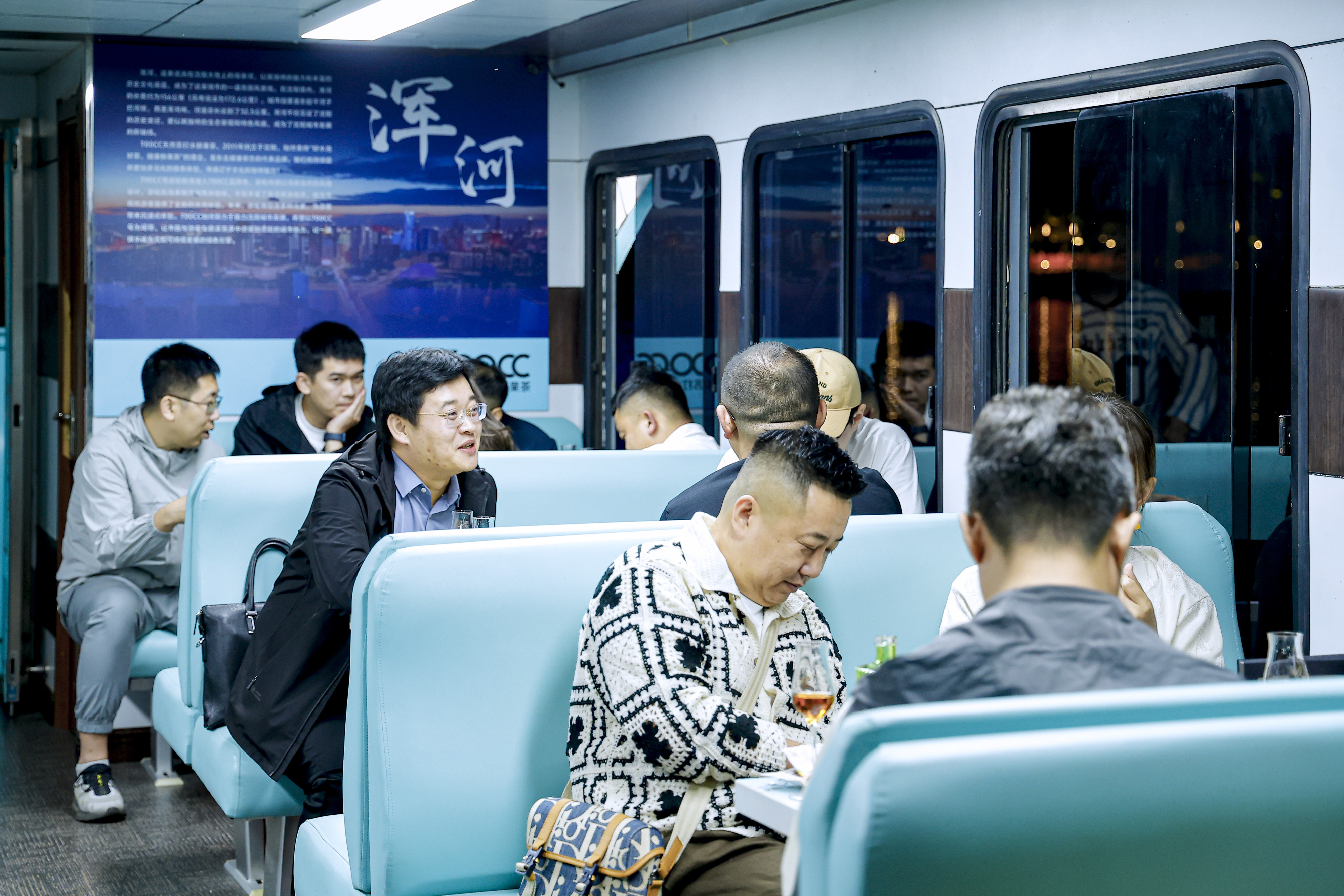 ​白兰地也能很潮？中国年轻人的第一杯，安排！