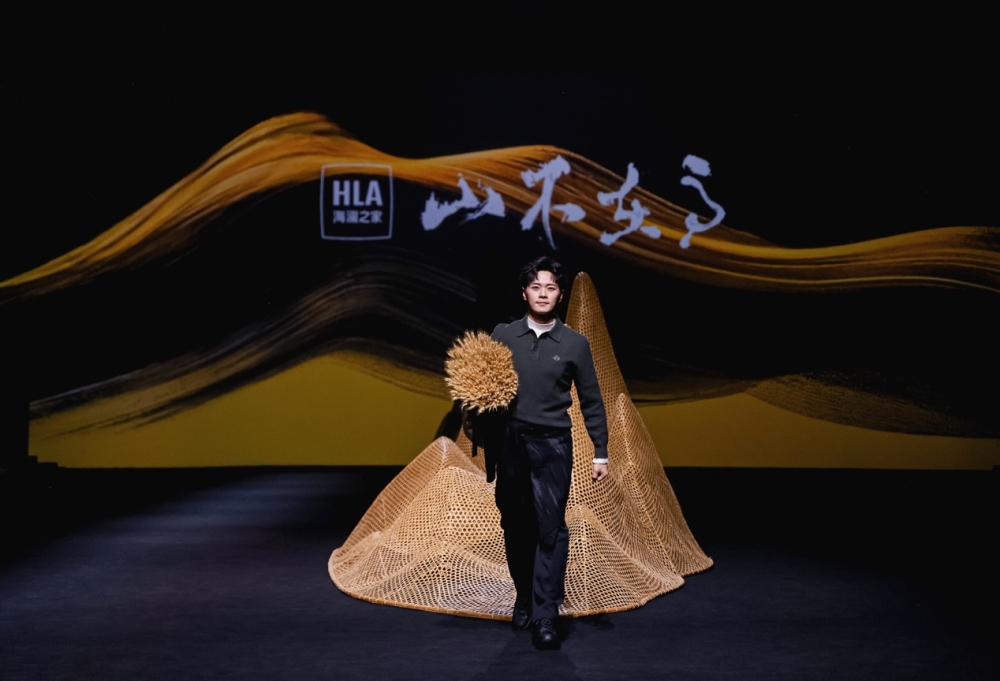 海澜之家「山不在高」新品发布，携手国潮系列代言人曹骏演绎东方意境