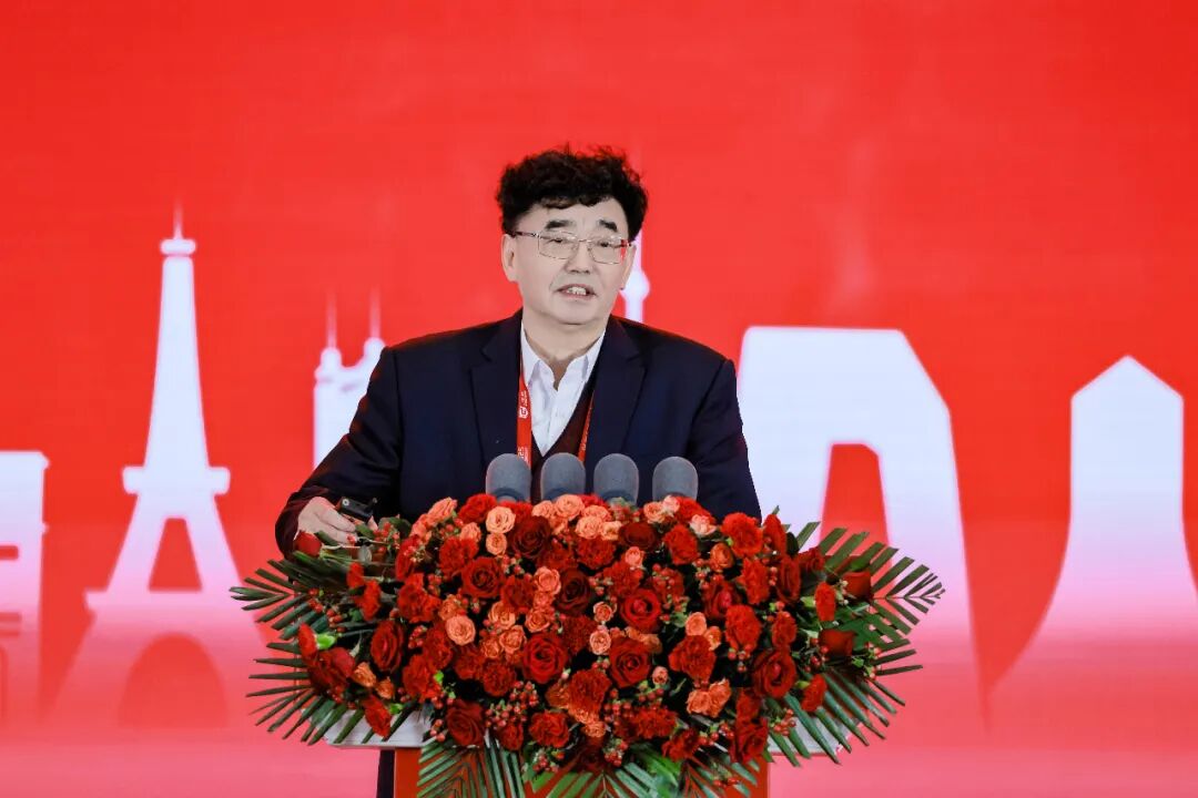 光储同辉 融合赋能 智创未来丨2025第八届中国国际光伏与储能产业大会隆重举行