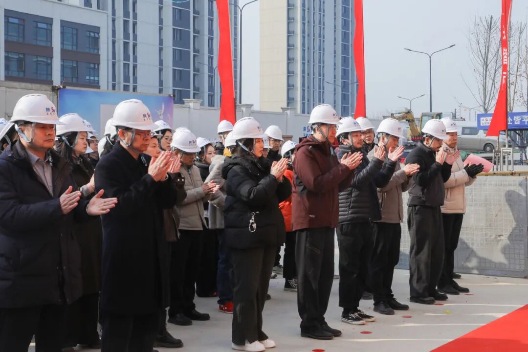 乘势而上 喜封金顶丨荣信文化创意园区主体结构荣耀封顶！