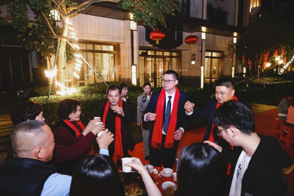 百桌团圆宴，共迎金驹年——深圳龙华金茂府共赴第四届邻里团圆之约
