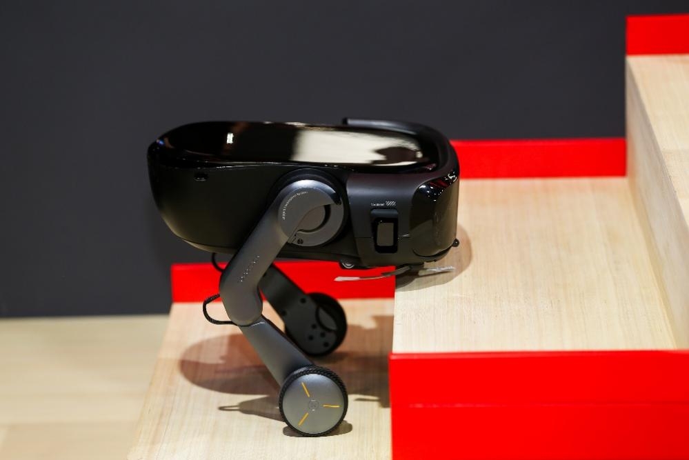 轮足扫地机器人改写规则，石头科技定义智能清洁新范式