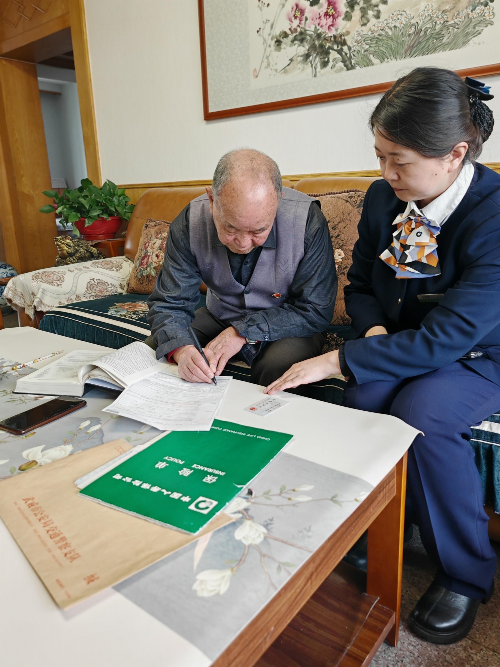 ​应对雨雪冰冻天气，中国人寿从上门服务到公益送暖全链条发力