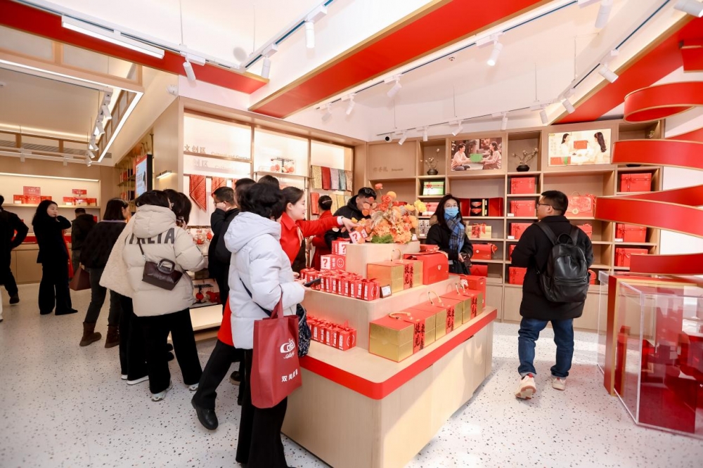 破局而生：好想你黄河路城市旗舰店单店百万销售额背后的创新密码