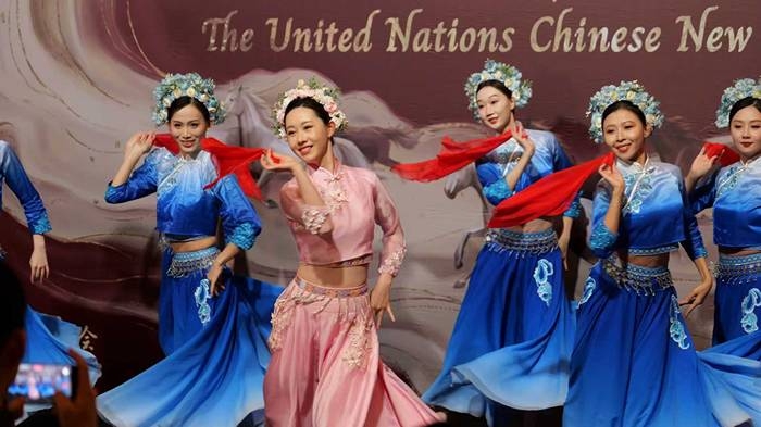 骏驰四海贺新岁!梦之蓝亮相2026联合国春晚