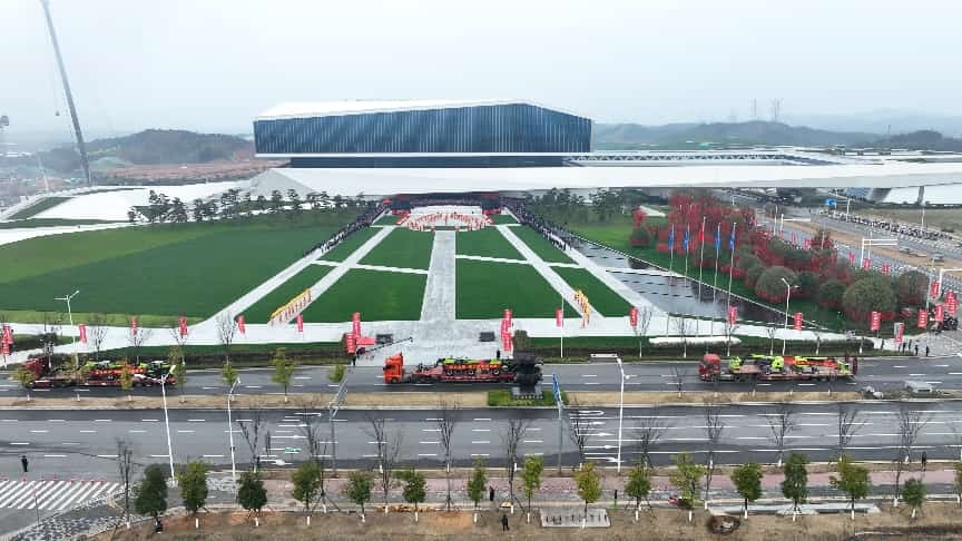 万马奔腾、奋竞四海!中联重科2026年开门红85亿元设备发往全球