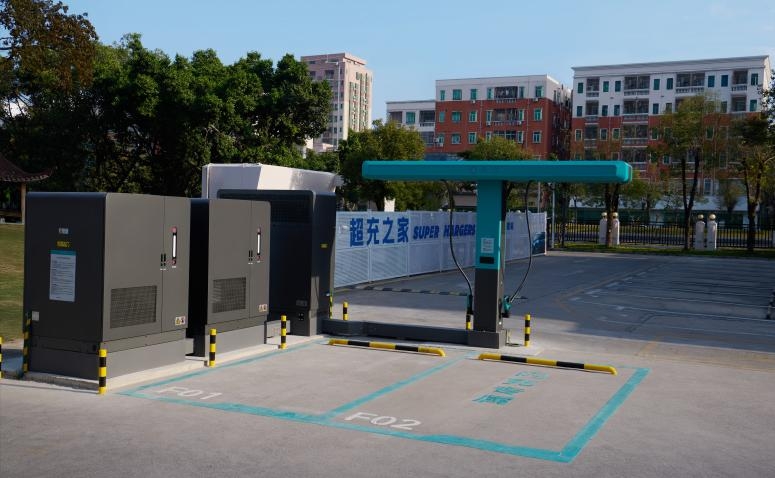 电动化上半场完美收官：比亚迪发布第二代刀片电池及闪充技术