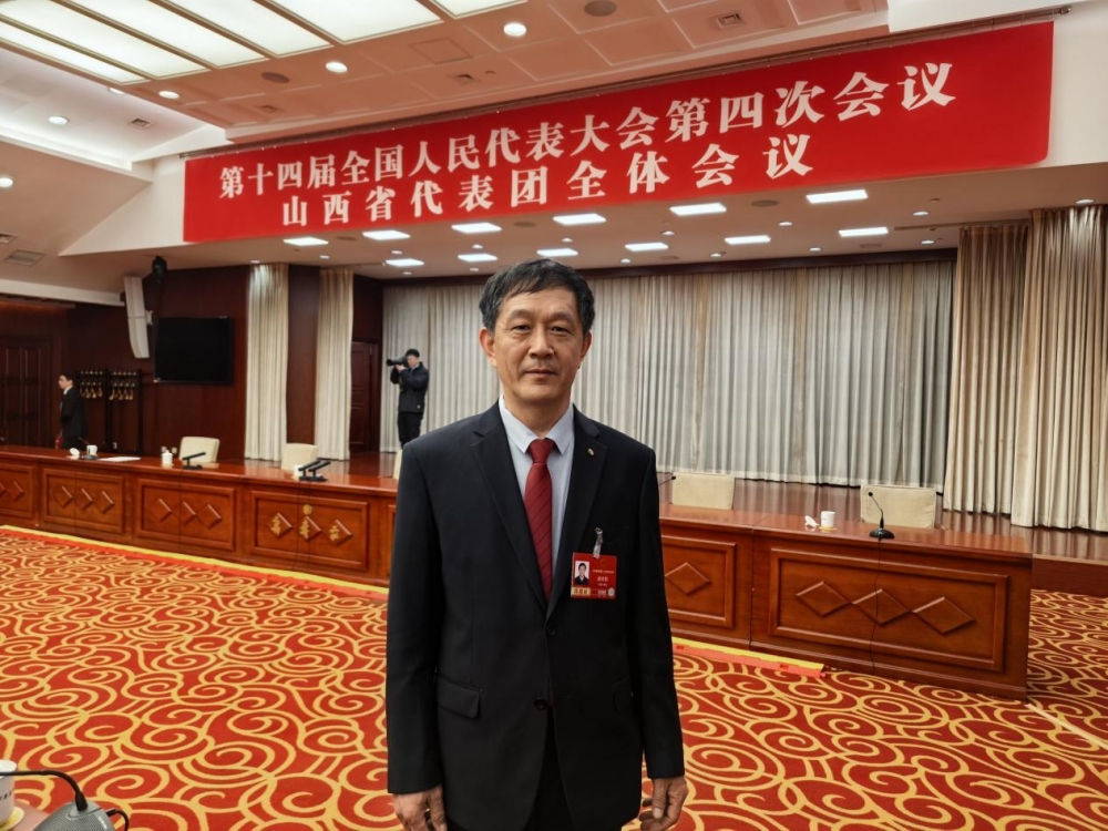 杯中“活”历史:人大代表提案背后的千年露酒风华