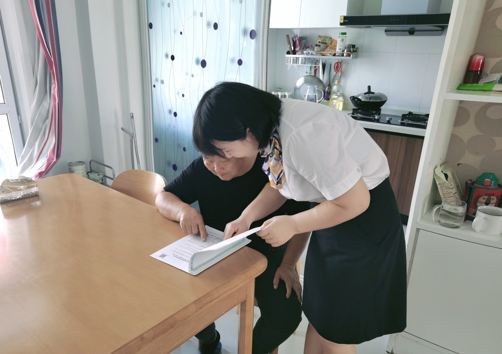 东南西北的“她力量”：丈量国寿温度的四张巾帼面孔