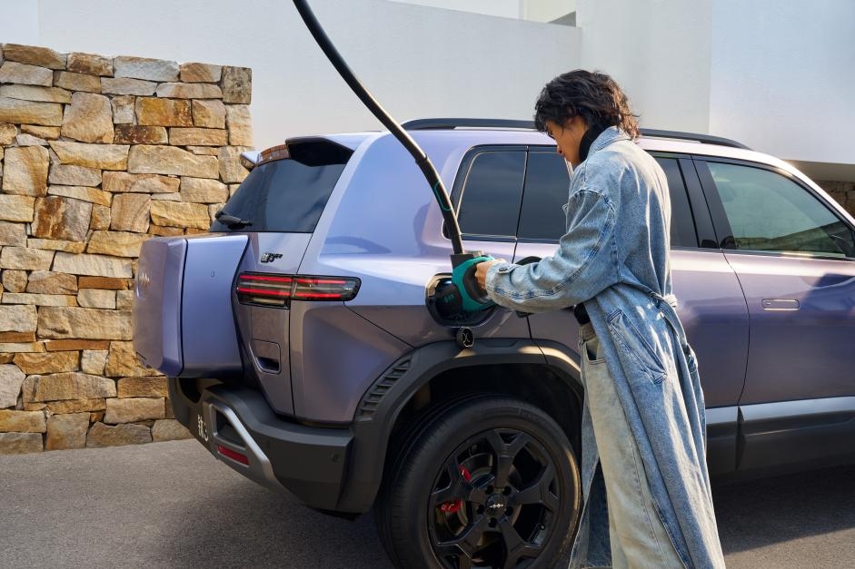 15 万级闪充方盒子 方程豹钛 3 闪充版正式上市