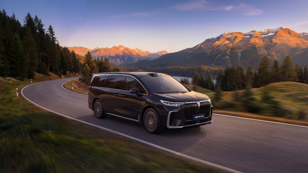 高毛利筑基，技术长跑致远：岚图汽车港股上市开启高质量发展新纪元