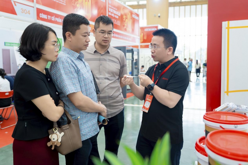聚焦高增长市场，东方雨虹参展越南国际建材展，促成多个合作契机