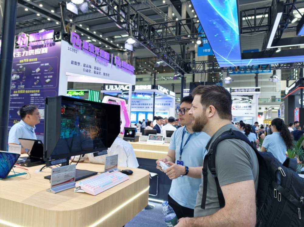 龙腾光电CITE2026参展亮眼 全彩电子纸夺奖彰显创新硬实力