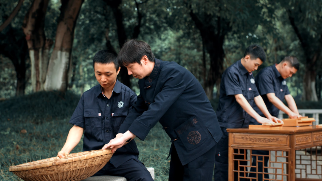 喜报 | 国药太极桐君阁药厂蔡苏获评重庆市第七届劳动模范