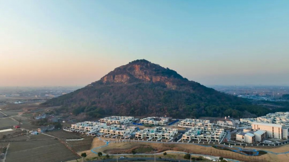 共赴《阳山夜游》，山体投影点亮文旅新体验