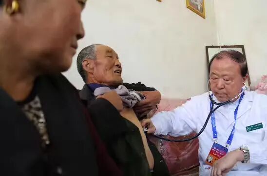 步长制药十九载公益初心不改，千余名医疗专家进藏开展公益义诊活动