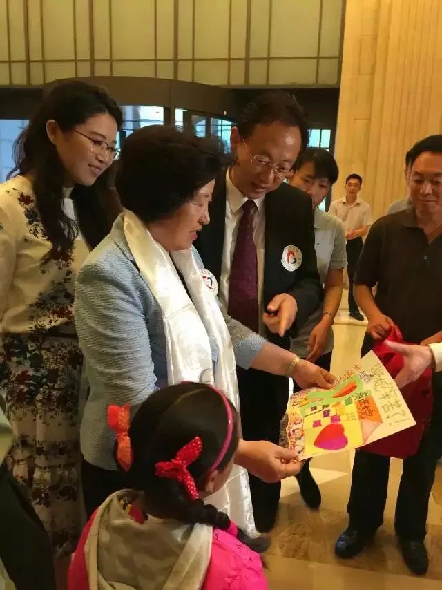 步长制药十九载公益初心不改，千余名医疗专家进藏开展公益义诊活动