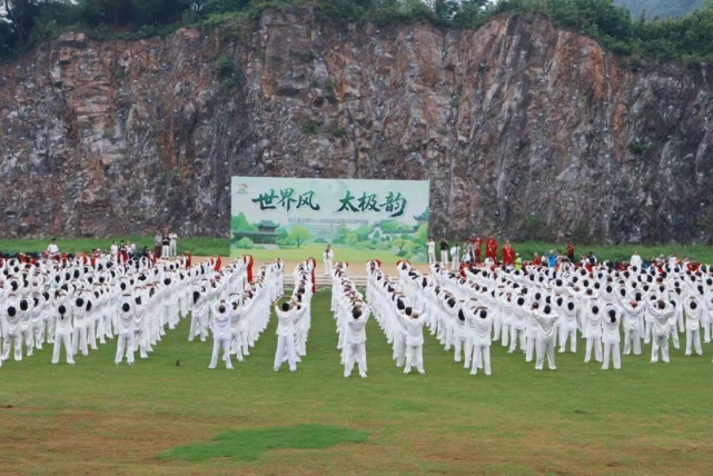 数智为翼,廿载奔赴:中国人寿第二十届客户节的“守护”答卷