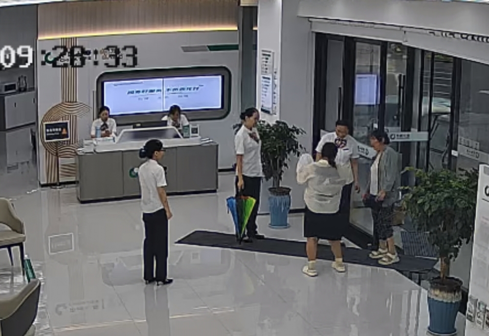 “多亏你们帮忙！”国寿暖心援手获点赞