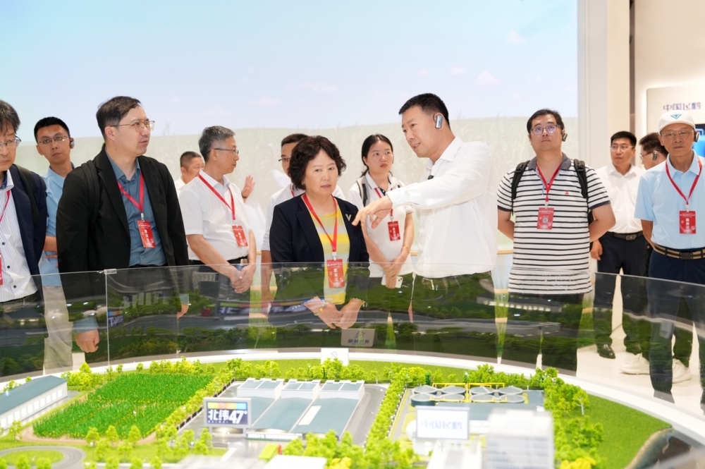飞鹤原料品牌“智纯”重磅首发：实证活性表现优异，中国乳蛋白换道超车