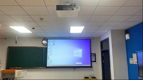 多校中标！光峰激光投影护航多地智慧教室建设