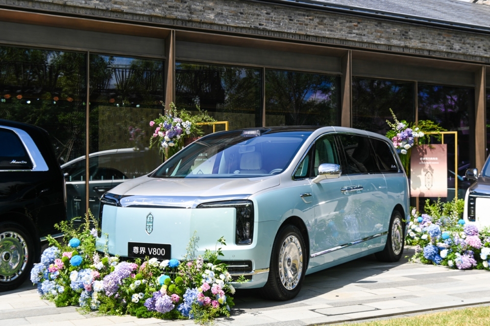 拓展超豪华市场新版图 尊界S800典藏大观、尊界V800开启首批交付