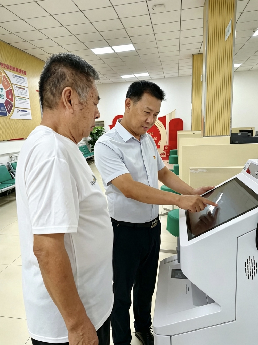党建引领践保险初心 中国人寿正定支公司用心守护古城百姓安宁